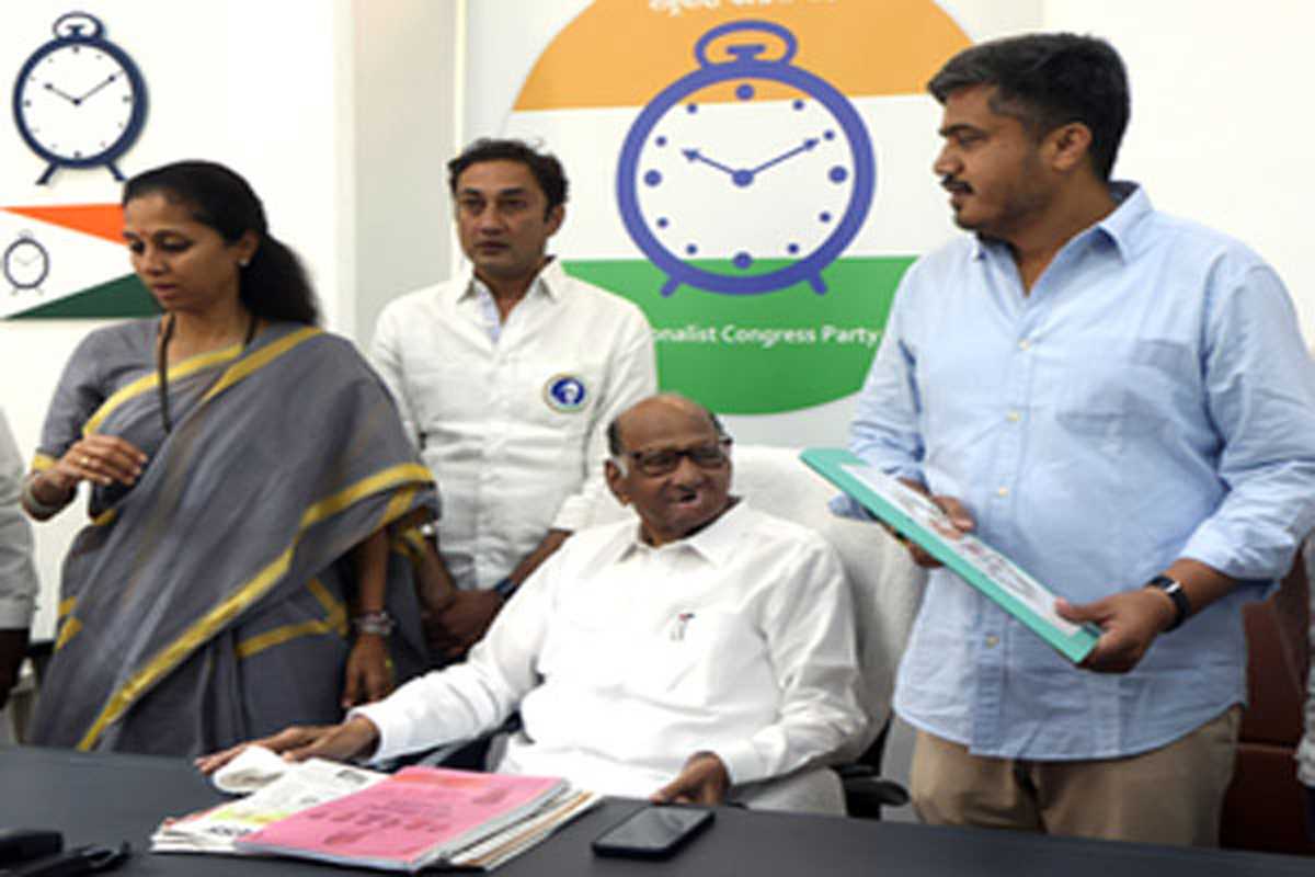 चुनाव चिन्ह छीने जाने पर शरद पवार ने लिया संकल्प, नए सिरे से करेंगे शुरुआत